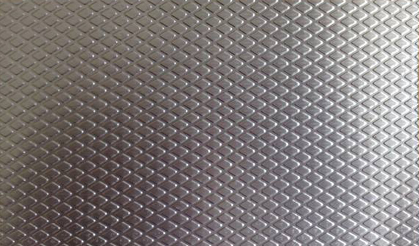 thumbnail image 2 of 20x28 Diamond Plate Heat Shield – Reflective Aluminum Sheet For DIY Wraps & Insulation 2 of 4