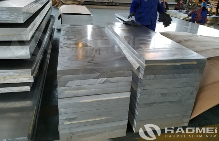 5083 aluminum sheets for boat building is an important product of 5000 series aluminum alloy. 5083 aluminum alloy plate has good corrosion resistance, good weldability and machinability. It is also called rust-proof aluminum plate. It is used in marine ships, offshore equipment and other fields. Important aluminum alloy products are also new markets that most domestic aluminum processing enterprises focus on developing. The 5083 aluminum sheets for boat building is a high-end product in the aluminum plate series. The product process is complicated, the production requirements are strict, and the processing cost is also high. Several large domestic aluminum plate manufacturers have relatively mature processing technology for 5083 aluminum plates, and the process is stable. They are the main source of 5083 aluminum alloy in the domestic market. The market price of 5083 aluminum alloy plate is generally higher, but it is not unrelated to its complicated process and stable performance. In particular, the control of the production process, quality requirements, and large-scale production capacity of various manufacturers are not consistent. Therefore, different manufacturers may have a certain price difference for the same 5083 aluminum plate quotation. So, how to weigh price and quality when purchasing? First of all, high-quality products are the first element in purchasing. As the saying goes, one price is one thing. Large manufacturers will not have a big gap in the quotations of products, because there are strict production standards, and the cost is almost the same. Pay attention to distinguish the 5083 aluminum sheets for boat building whose quotations are significantly lower than the market level. Secondly, pay attention to check the product certificate. For 5083 aluminum plate, because the product is often used in ships, speedboats and other materials, there are some special certifications for this product. If it is used in domestic ships, it must pass the CCS certification. In foreign markets, it is necessary to pass different classification societies certification, such as DNV certification, etc., pay attention to the manufacturer's production scale, mass production can effectively reduce costs and improve efficiency. Therefore, the more powerful manufacturers are able to provide comprehensive quality assurance and reliable after-sales service.